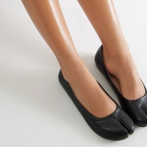 Women's Black Leather Flats